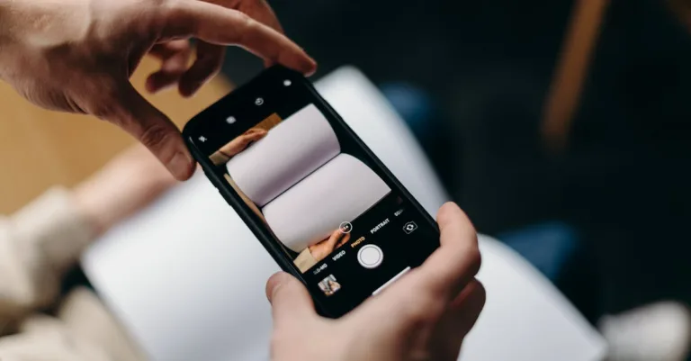 découvrez notre sélection de mobil-homes confortables et pratiques, parfaits pour des vacances en plein air réussies en toute simplicité.