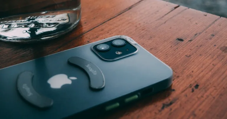 découvrez notre sélection d'accessoires pour terrasses de mobil-homes, alliant confort et fonctionnalité pour profiter pleinement de votre espace extérieur.