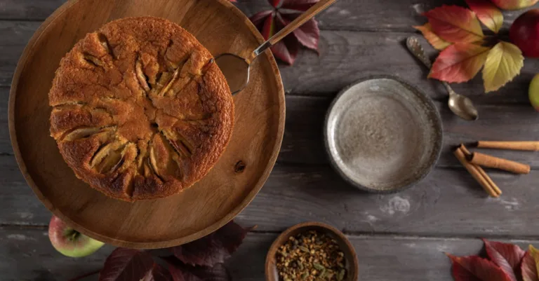 découvrez notre recette facile et délicieuse de gâteau aux pommes et à la crème pâtissière, un dessert moelleux et gourmand parfait pour toutes les occasions.