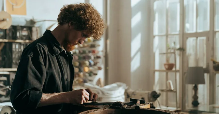 artisan de confiance offrant un travail de qualité et un savoir-faire reconnu pour tous vos projets.