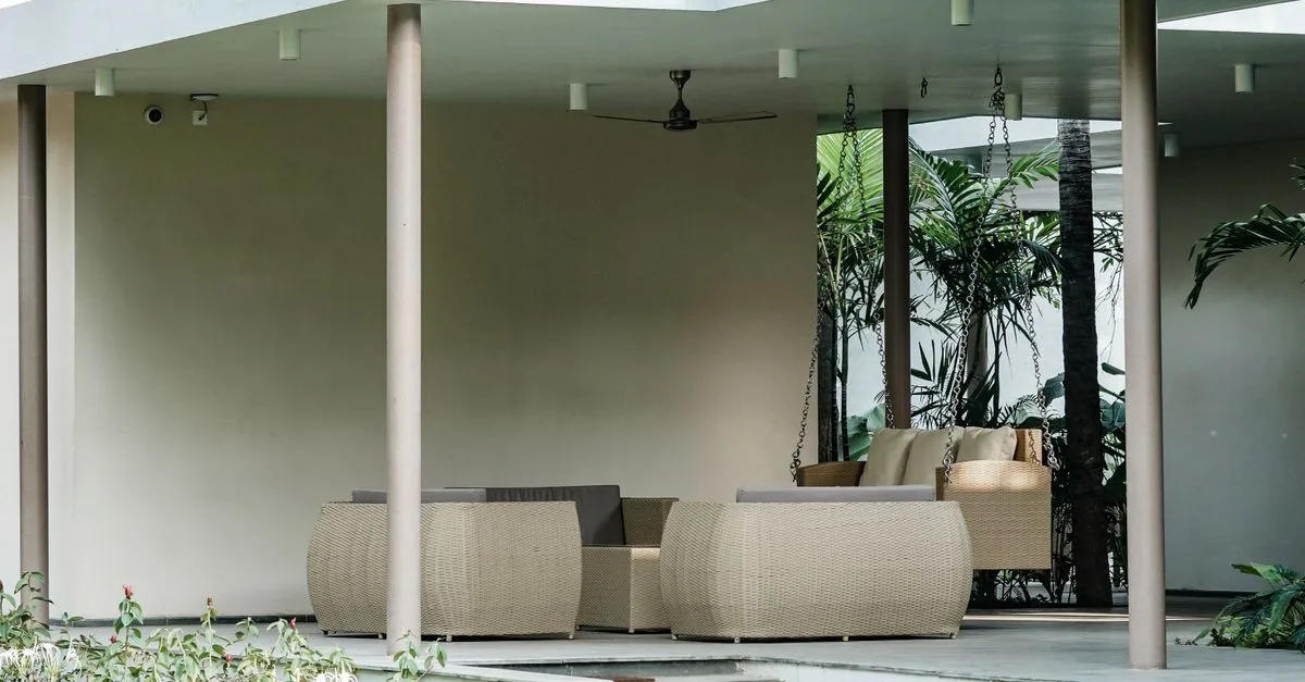 découvrez comment choisir du mobilier d'extérieur durable, résistant aux intempéries et conçu pour durer au fil des saisons.