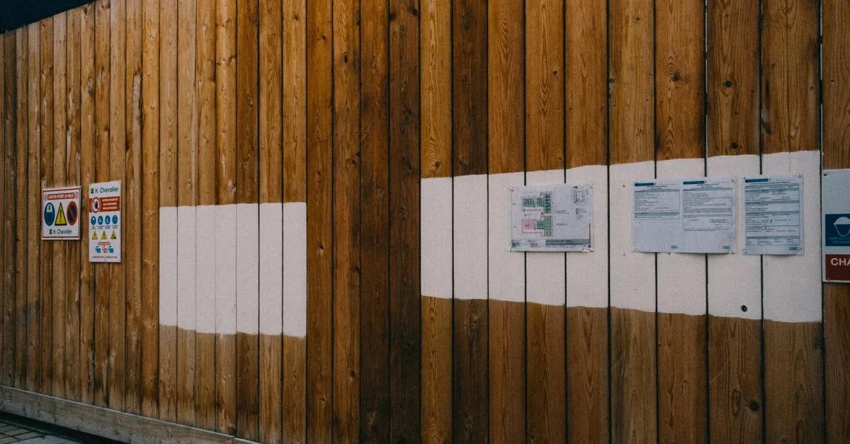 panneau structural osb3 : une solution résistante et durable pour la construction, idéale pour les environnements humides grâce à sa haute performance et sa robustesse.