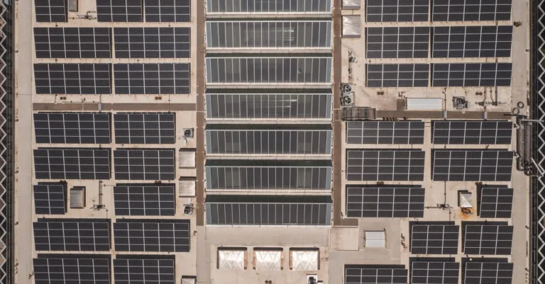 découvrez nos panneaux solaires performants pour une énergie propre et économique. installez des solutions solaires adaptées à vos besoins et contribuez à un avenir durable.