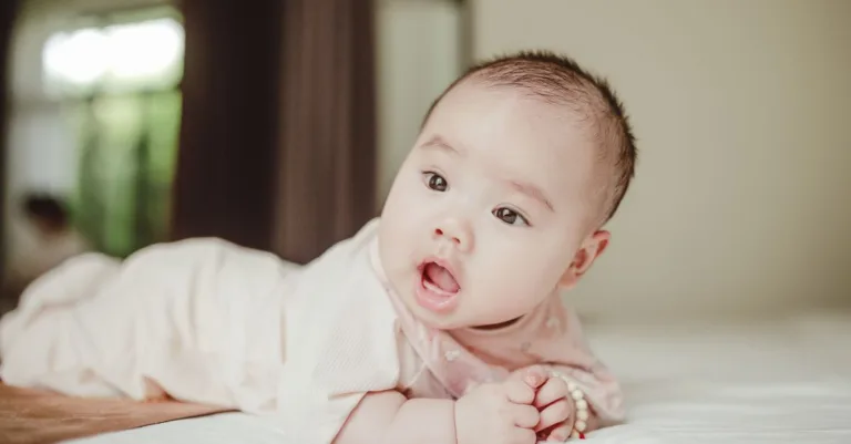 guide complet pour les parents : conseils, astuces et informations essentielles pour bien s'occuper de bébé.