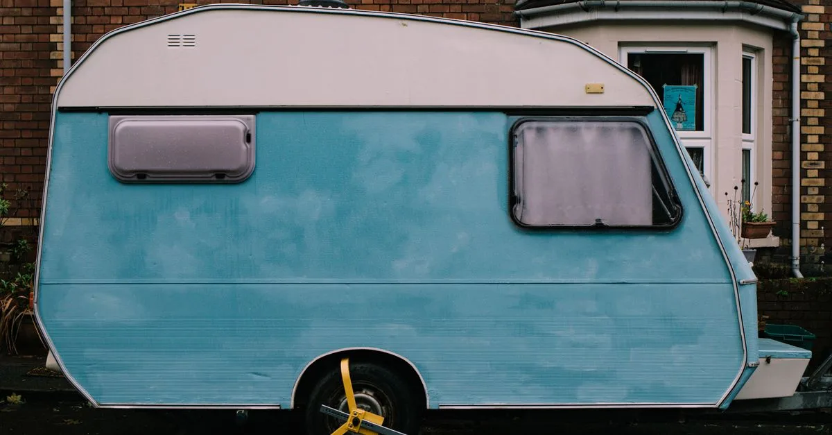 découvrez tout sur le poids de remorquage des caravanes légères pour un transport facile et sécurisé. conseils et informations essentielles pour bien choisir votre caravane.