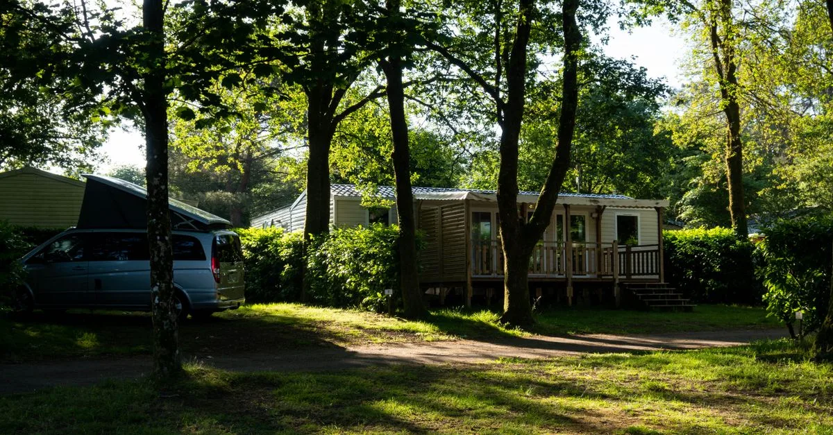 découvrez les dimensions courantes d’un mobil-home trois chambres et les critères à prendre en compte pour choisir un modèle adapté à votre espace.
