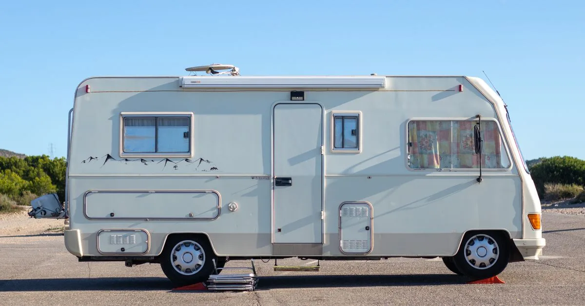 découvrez les dimensions d’un mobil-home transportable : longueur, largeur et hauteur, ainsi que les critères à vérifier pour faciliter son transport et son installation.